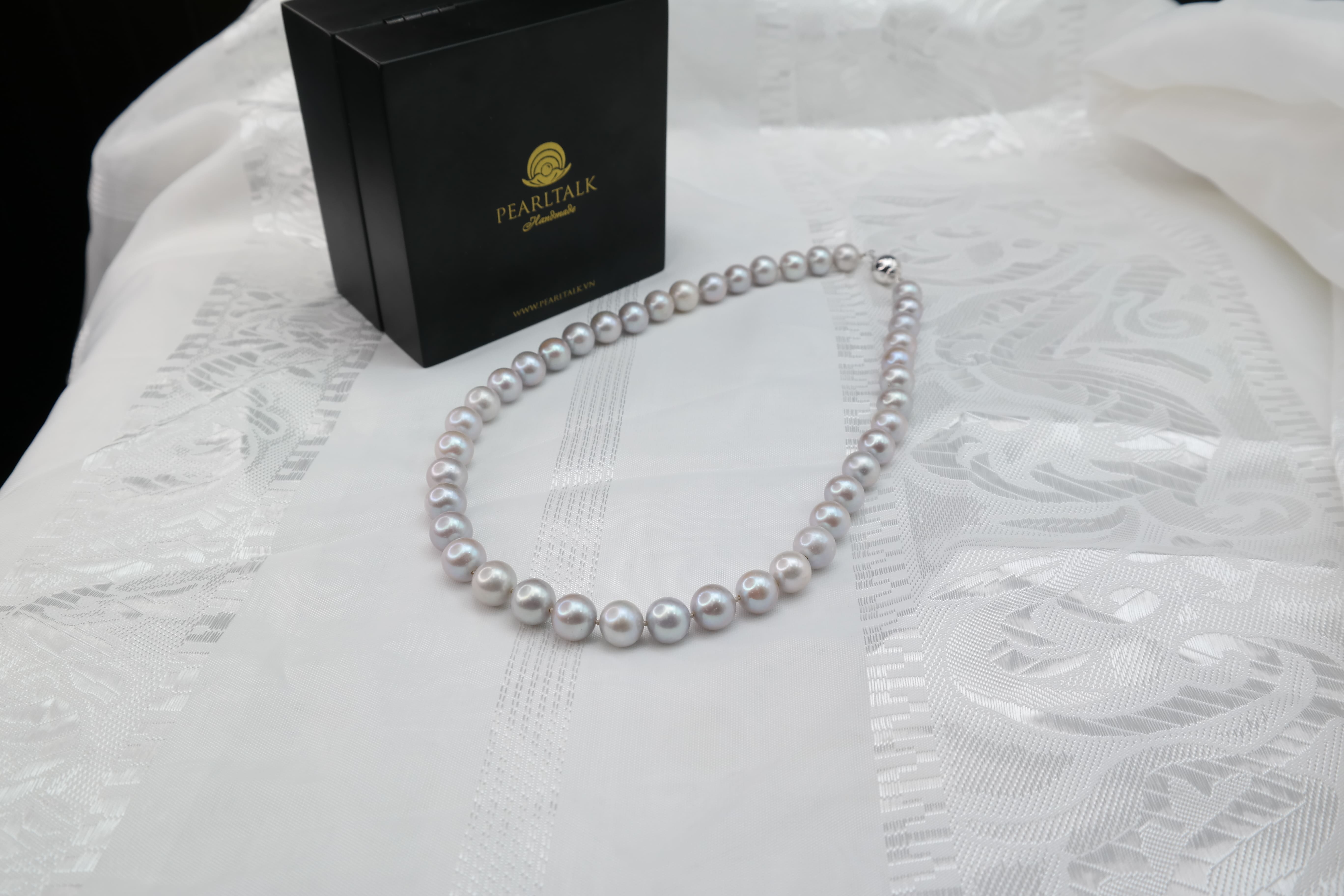 CHUỖI NGỌC TRAI LOVE XÁM